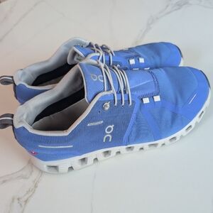 Cloud 5 Waterproof Women's Cobalt Blue Running Shoes Size 10 Pre Owned with Box